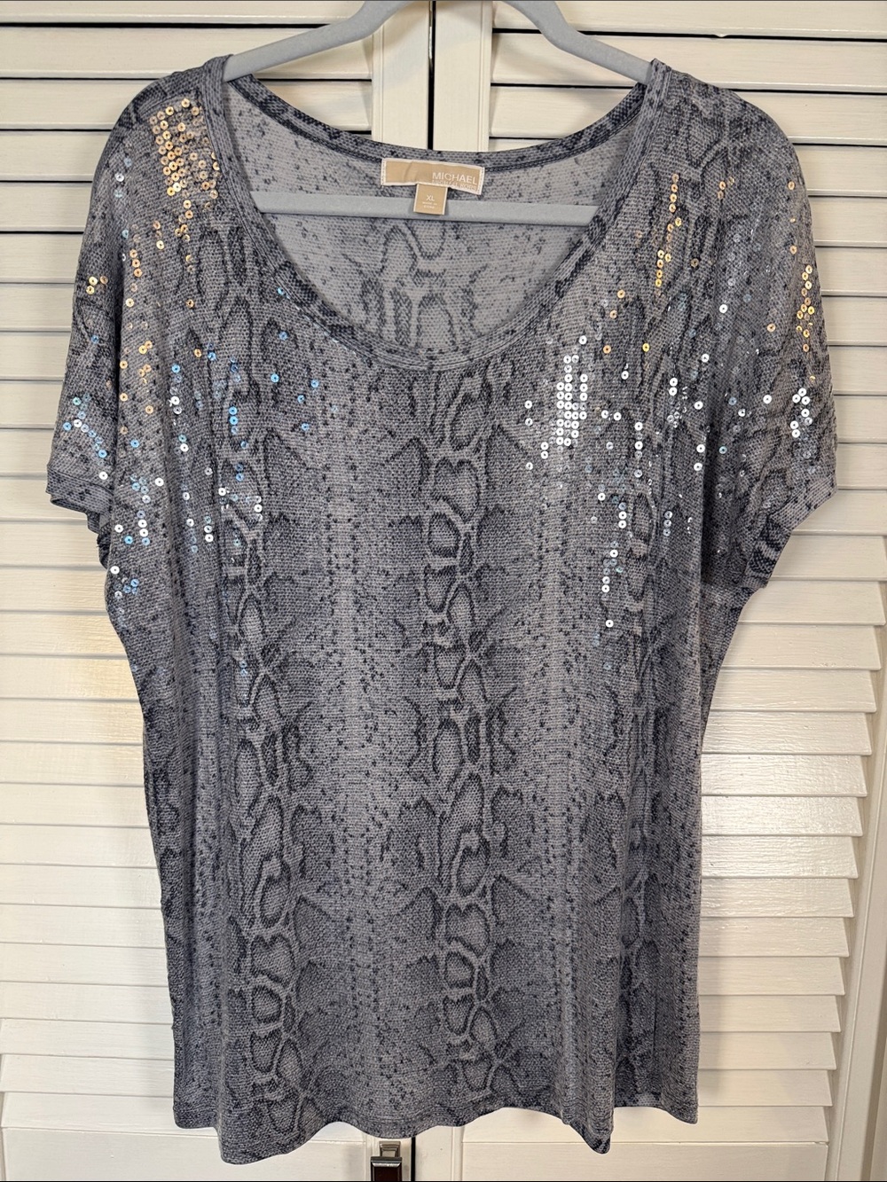 MICHAEL Michael Kors Gray Sequin Snake-Print Scoop Neck Top XL